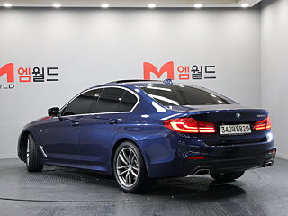 BMW 5-SERIES G30 2019