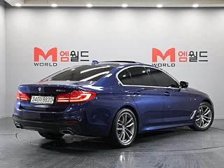 BMW 5-SERIES G30 2019
