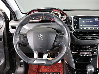 PEUGEOT 2008 2019