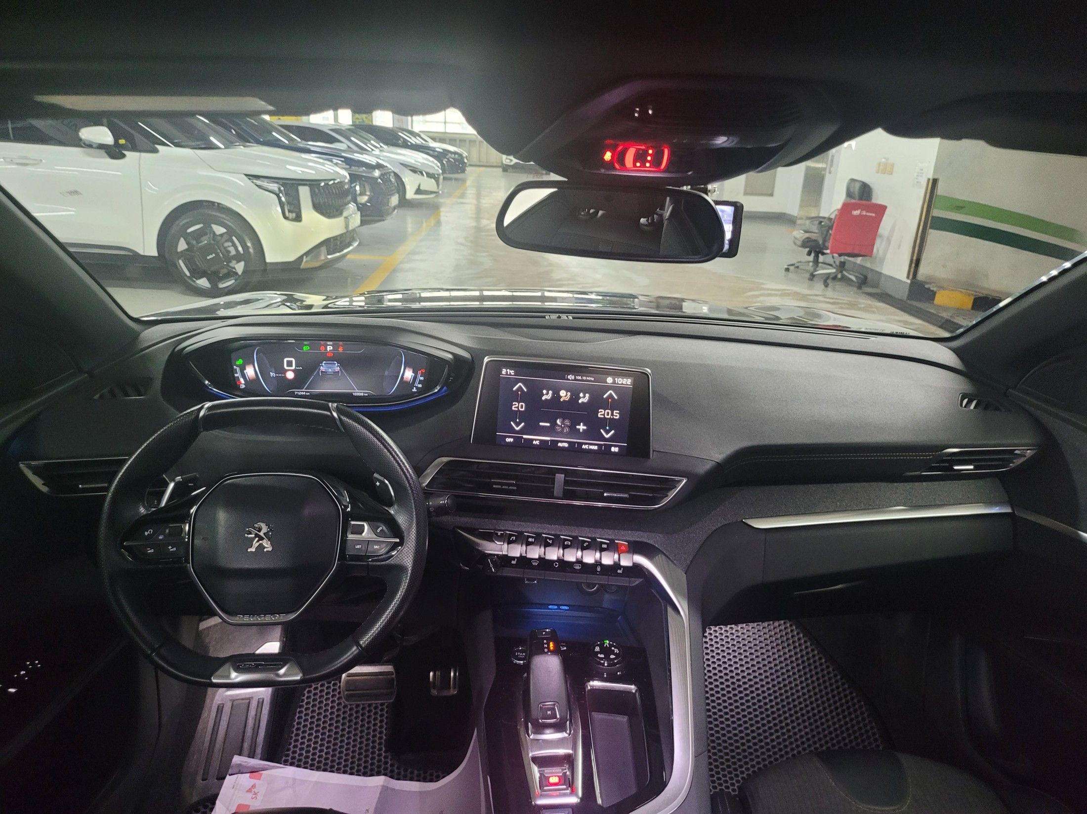 PEUGEOT 3008