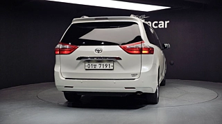 TOYOTA SIENNA 2017
