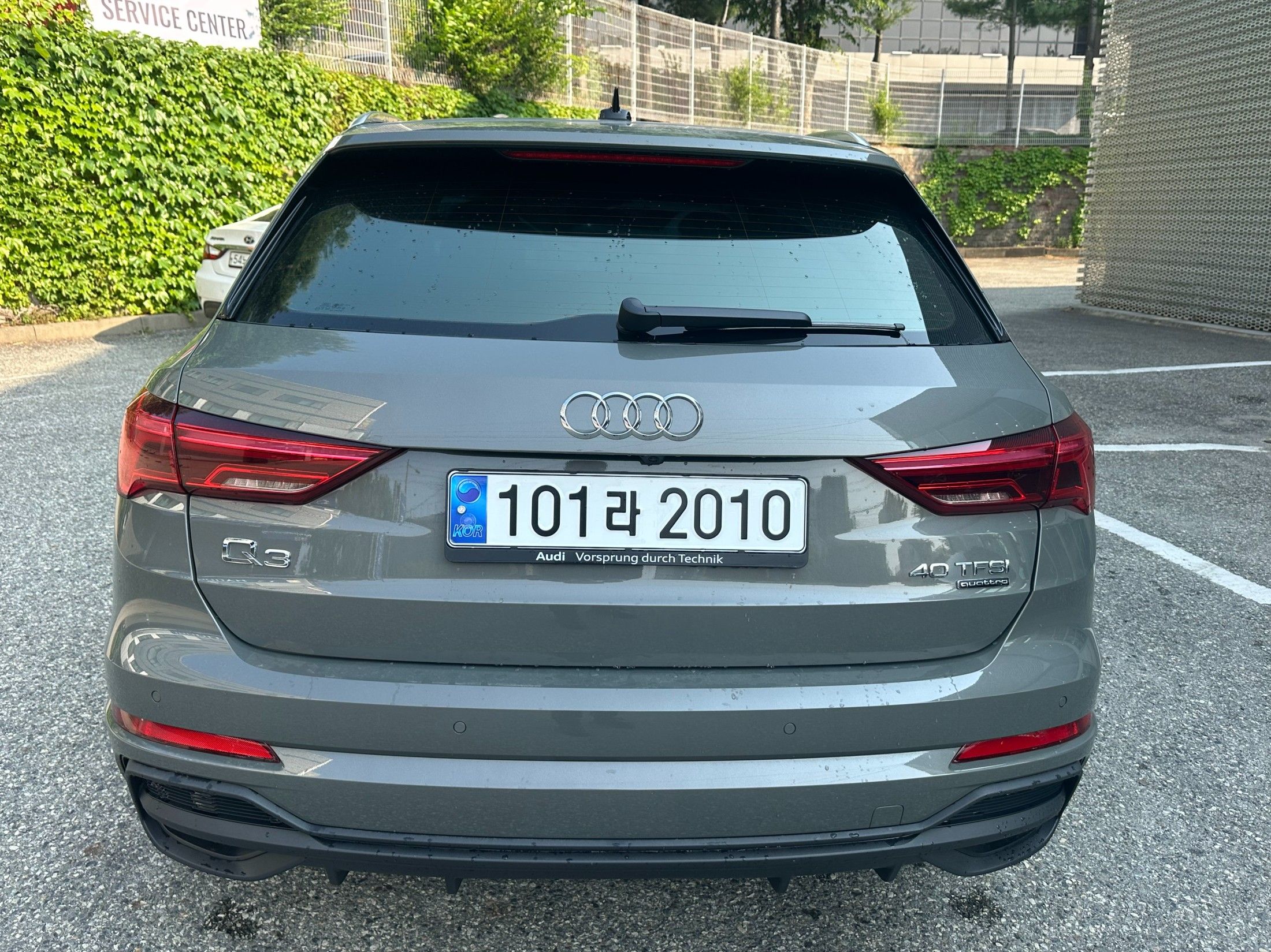 AUDI Q3 F3