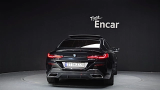 BMW 8-SERIES G15 2024