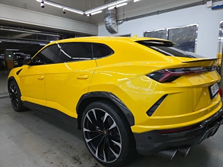LAMBORGHINI URUS 2021