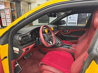 LAMBORGHINI URUS 2021