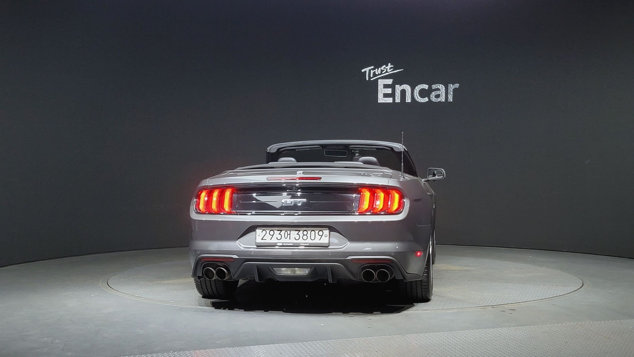 FORD MUSTANG
