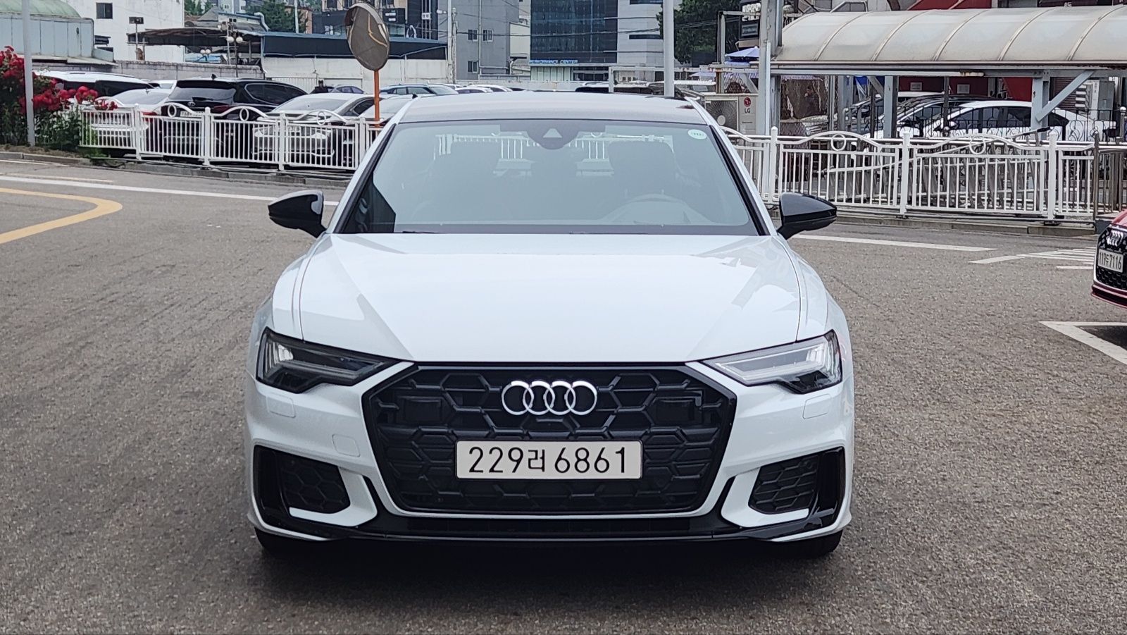 AUDI A6 C8