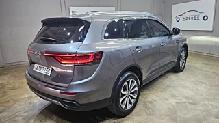 SAMSUNG QM6 2021