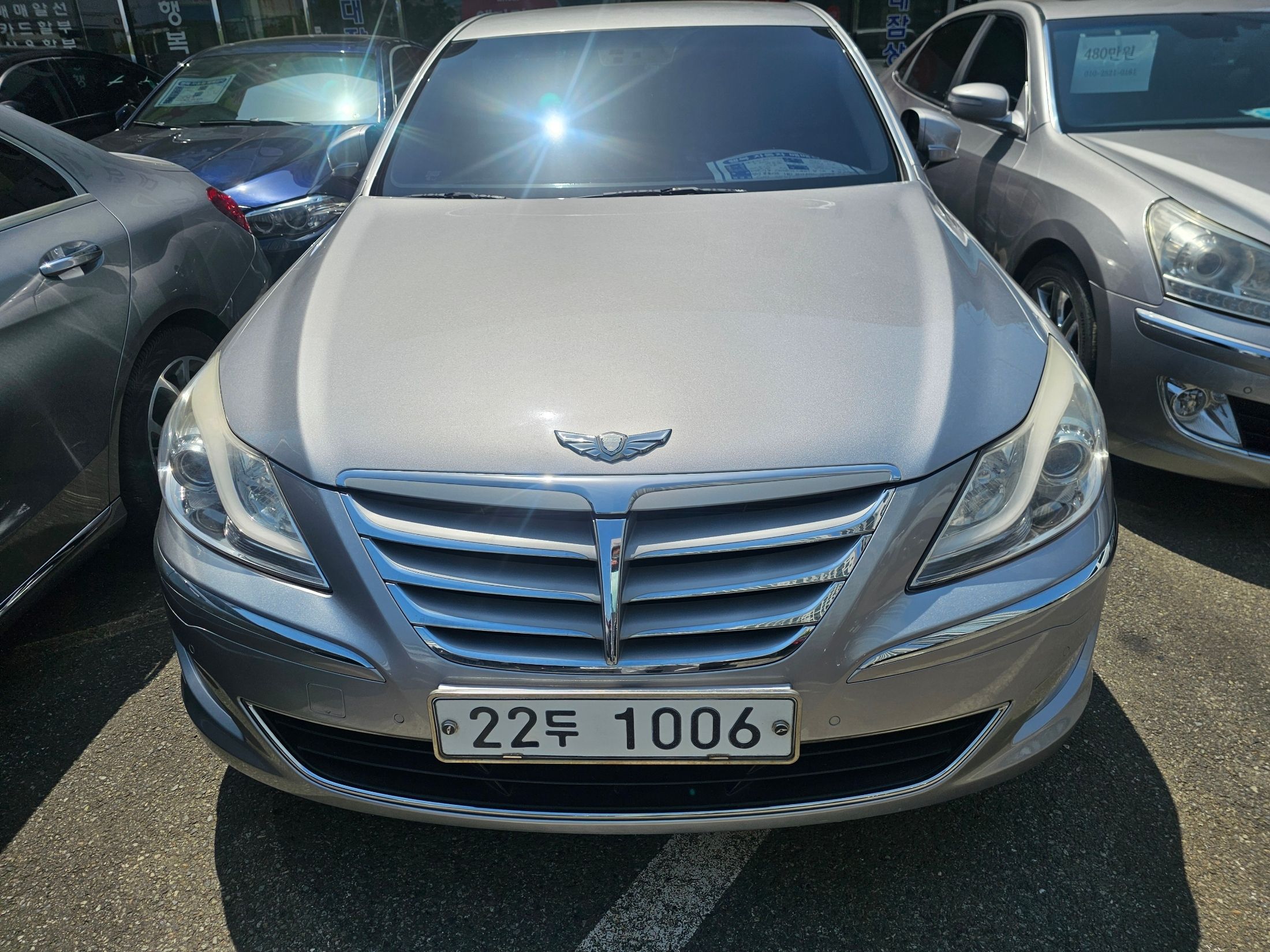 HYUNDAI GENESIS