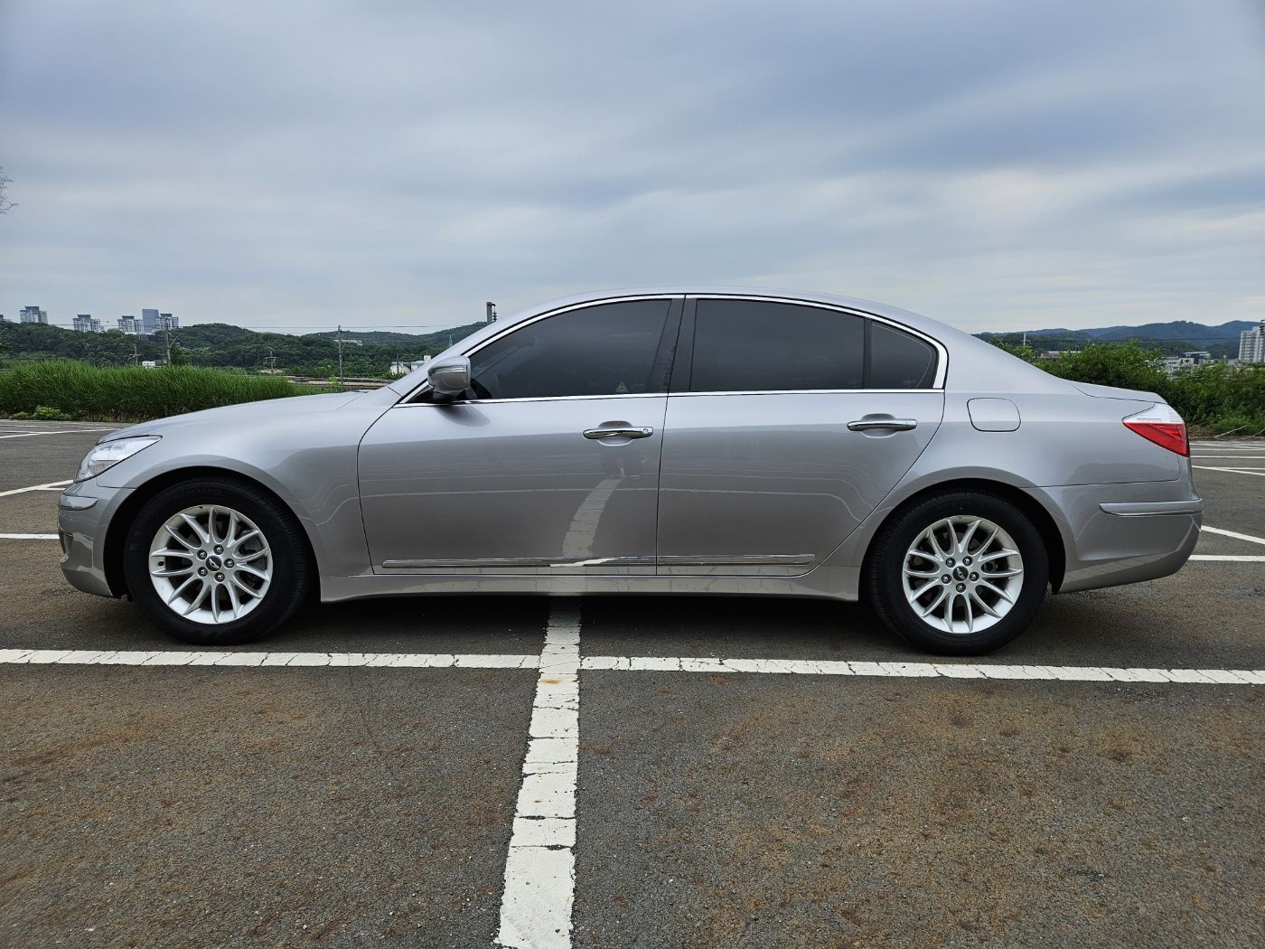 HYUNDAI GENESIS 2009
