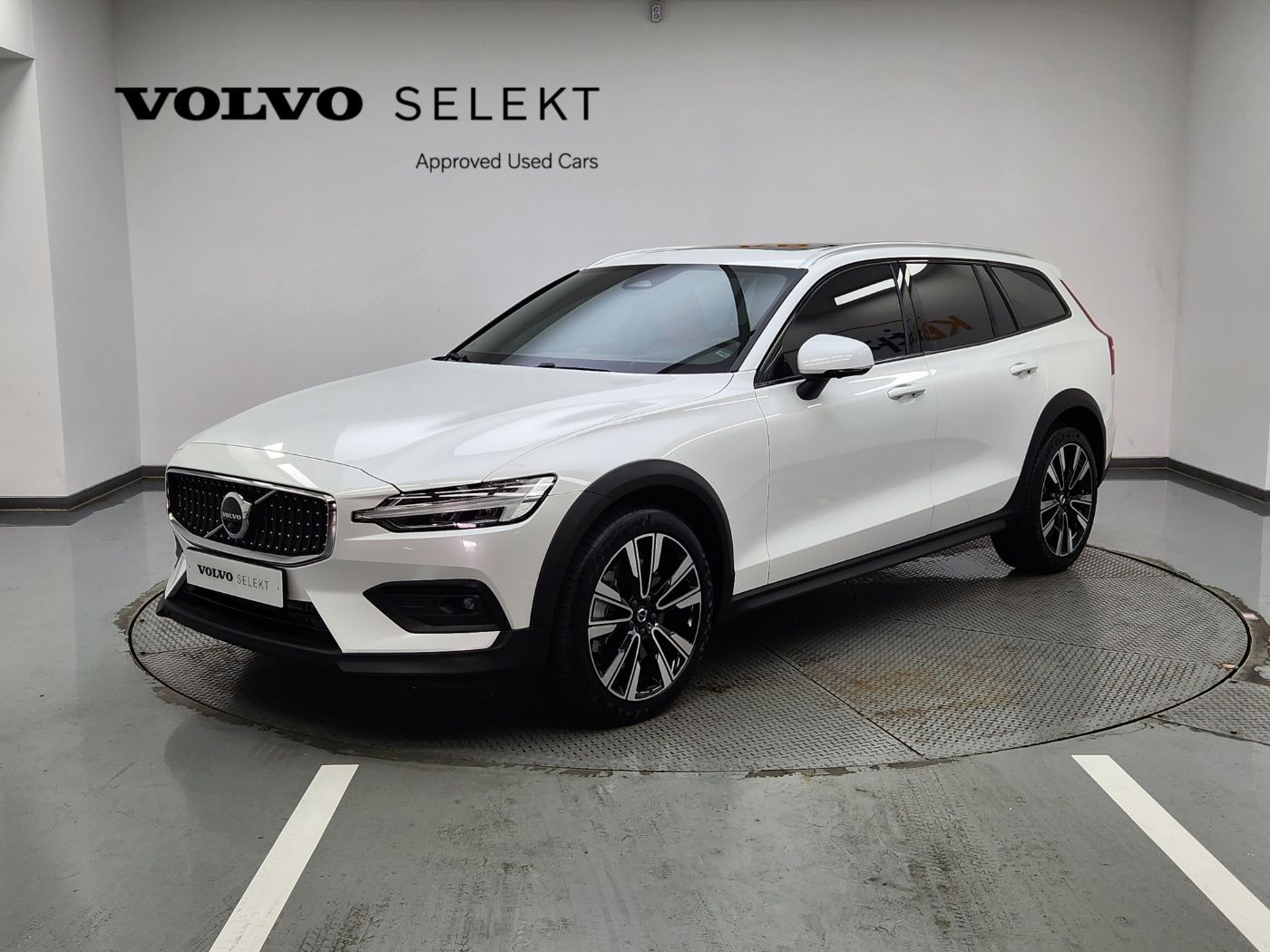 VOLVO V60 CROSS COUNTRY 2024