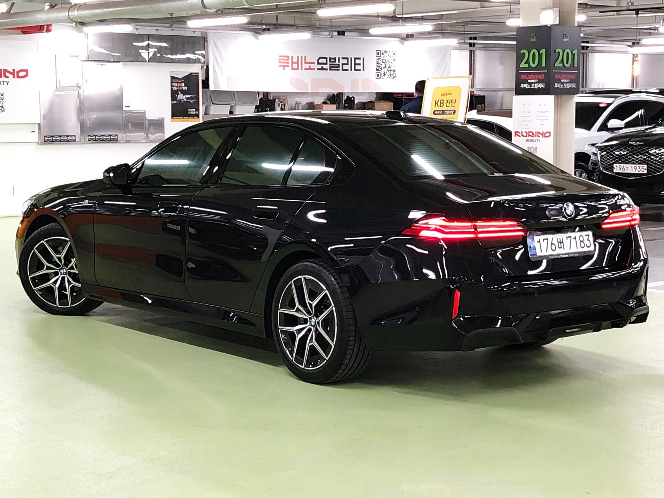 BMW 5-SERIES G60 2024