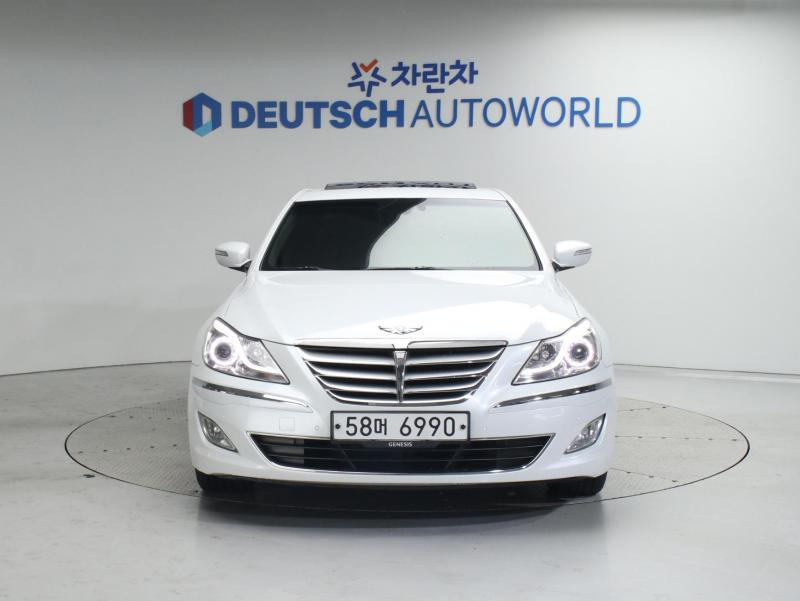 HYUNDAI GENESIS 2012
