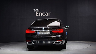 BMW 7-SERIES G11 2016
