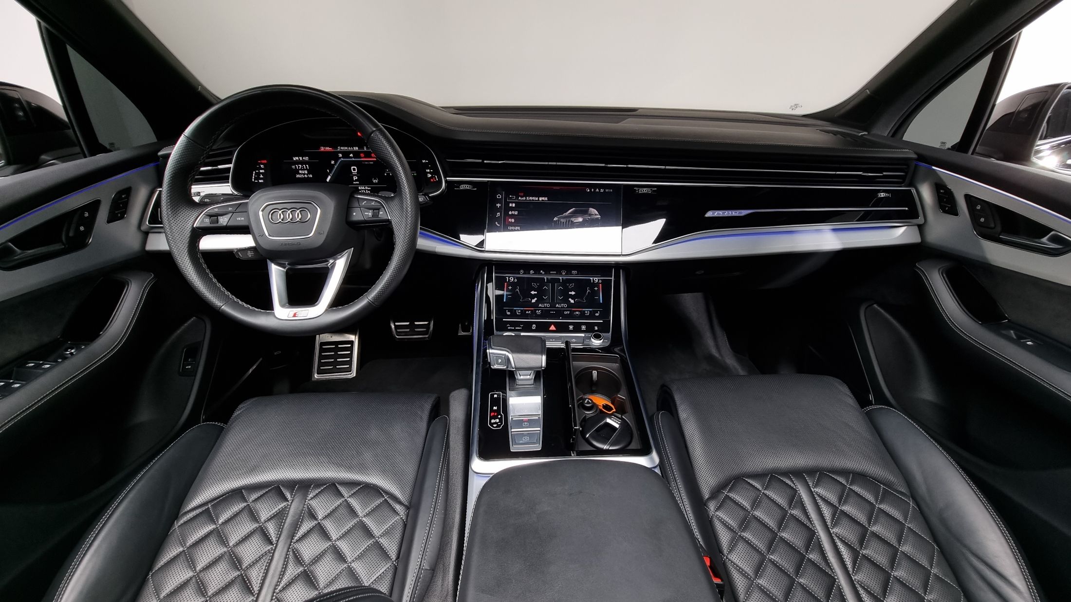 AUDI Q7 4M