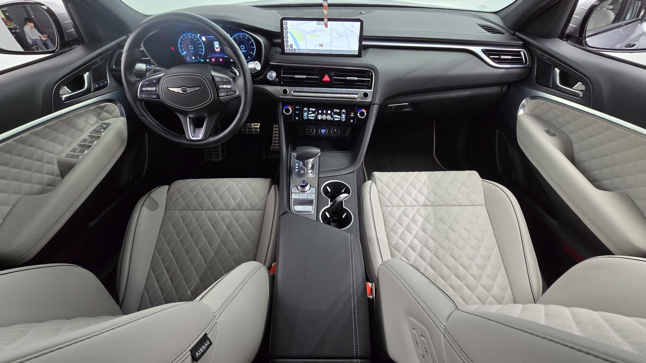 GENESIS G70