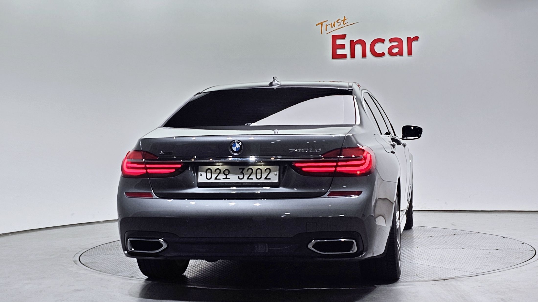 BMW 7-SERIES G11 2017