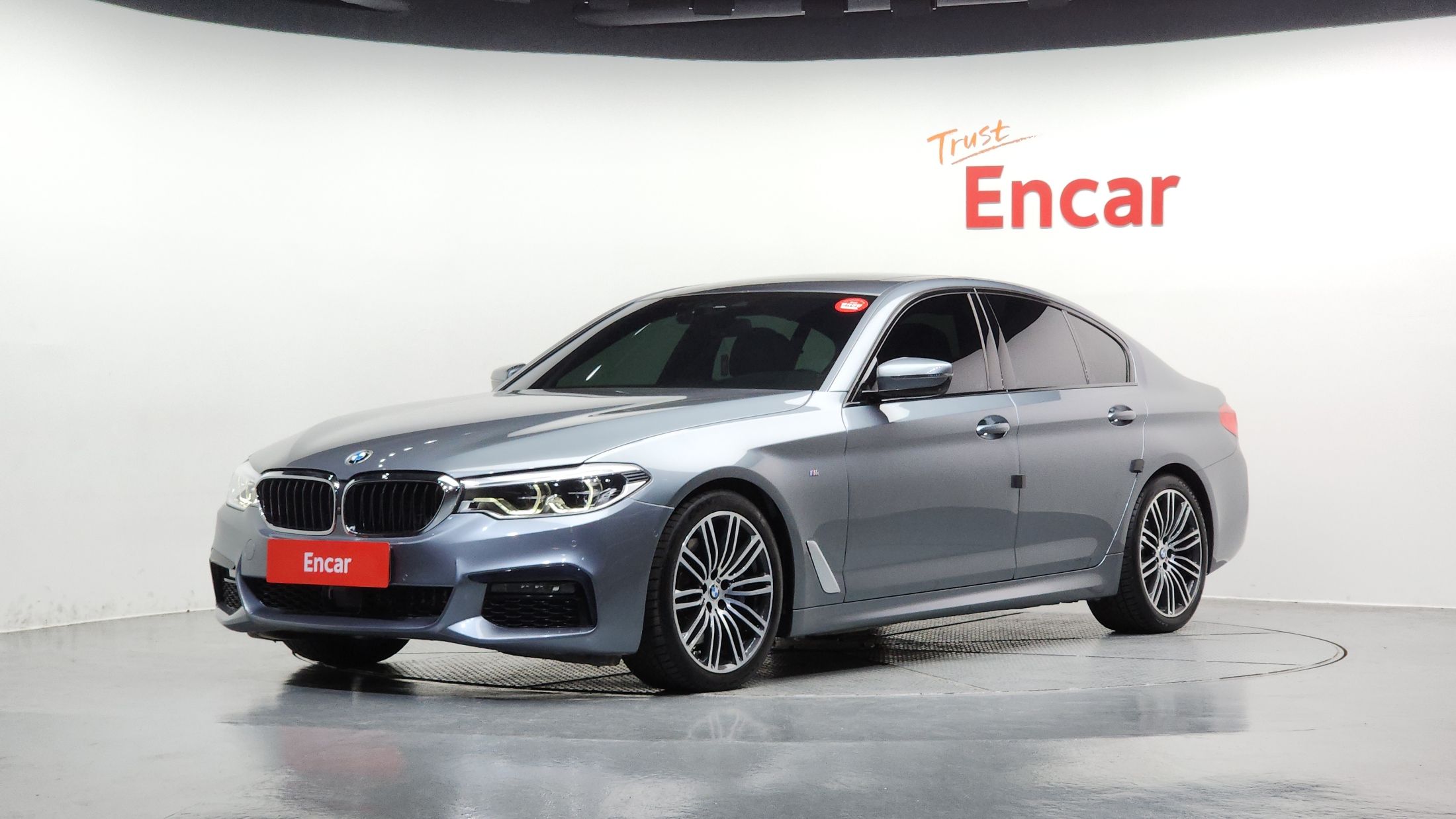 BMW 5-SERIES G30 2019