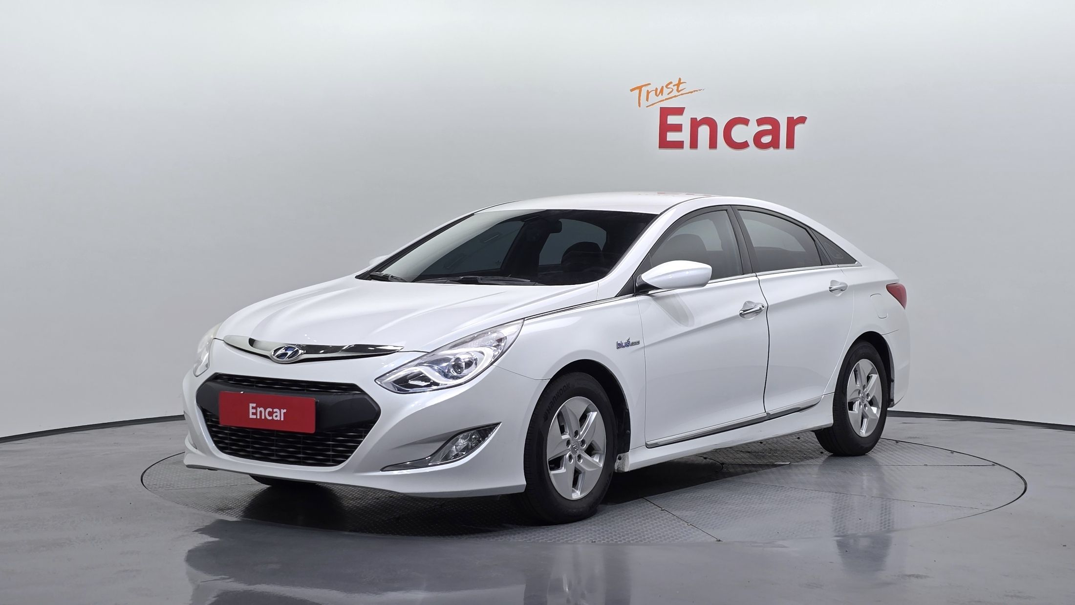HYUNDAI SONATA HYBRID