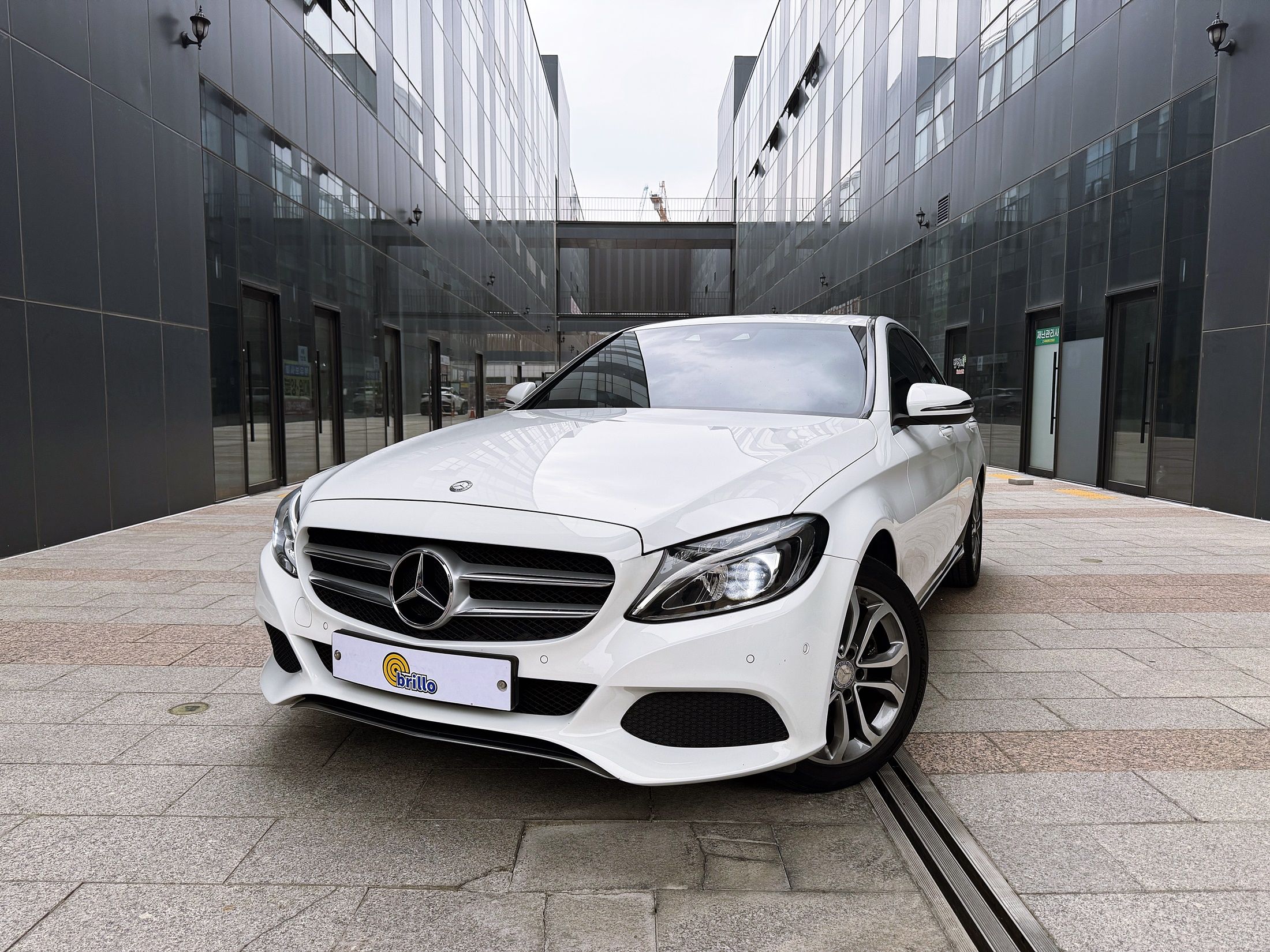 MERCEDES BENZ C-CLASS W205 2017