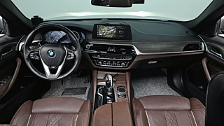 BMW 5-SERIES G30 2017