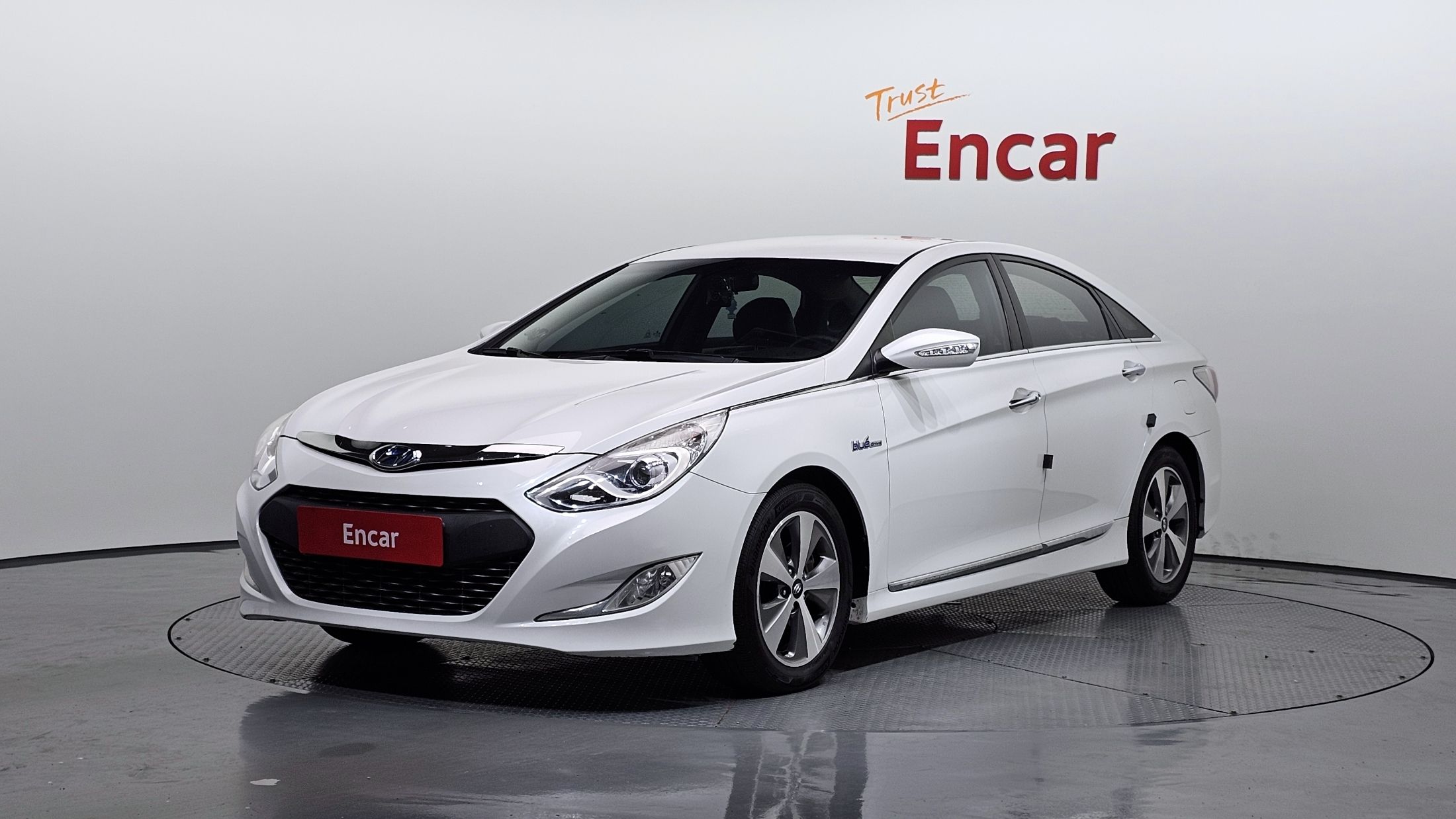HYUNDAI SONATA HYBRID