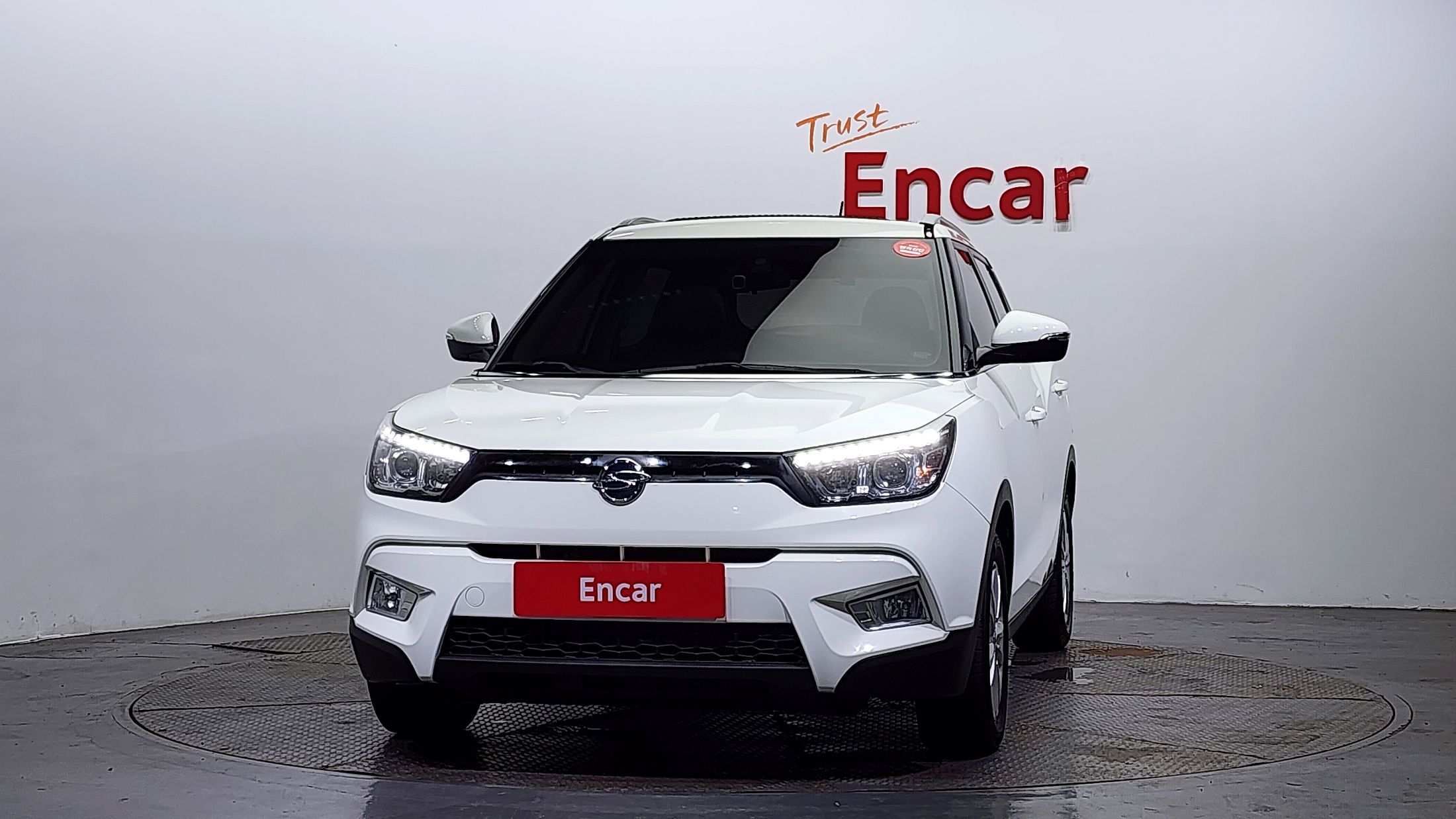 SSANGYONG TIVOLI 2015