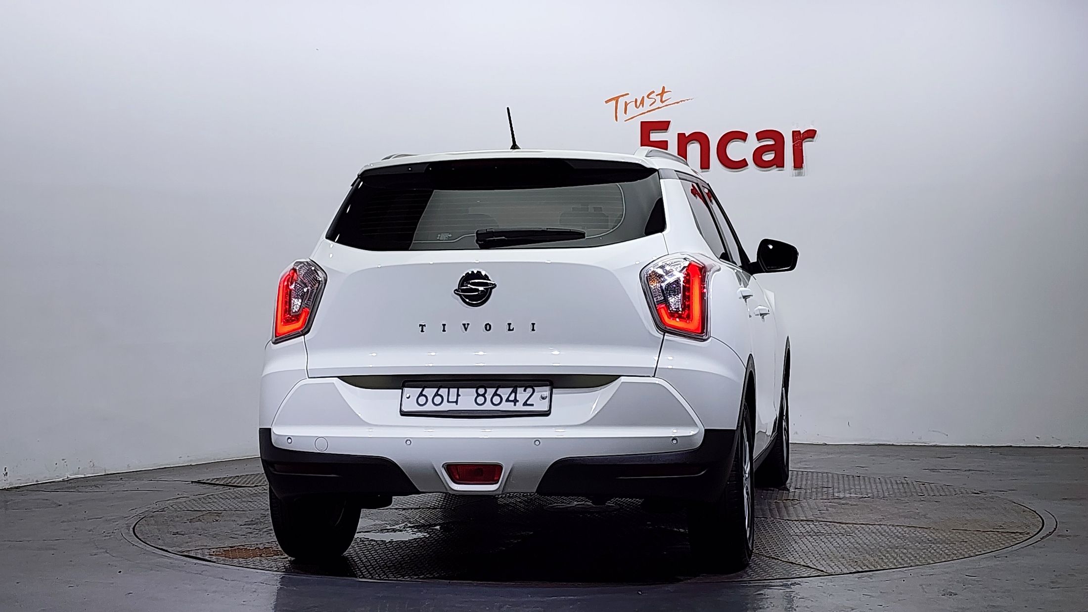 SSANGYONG TIVOLI 2015