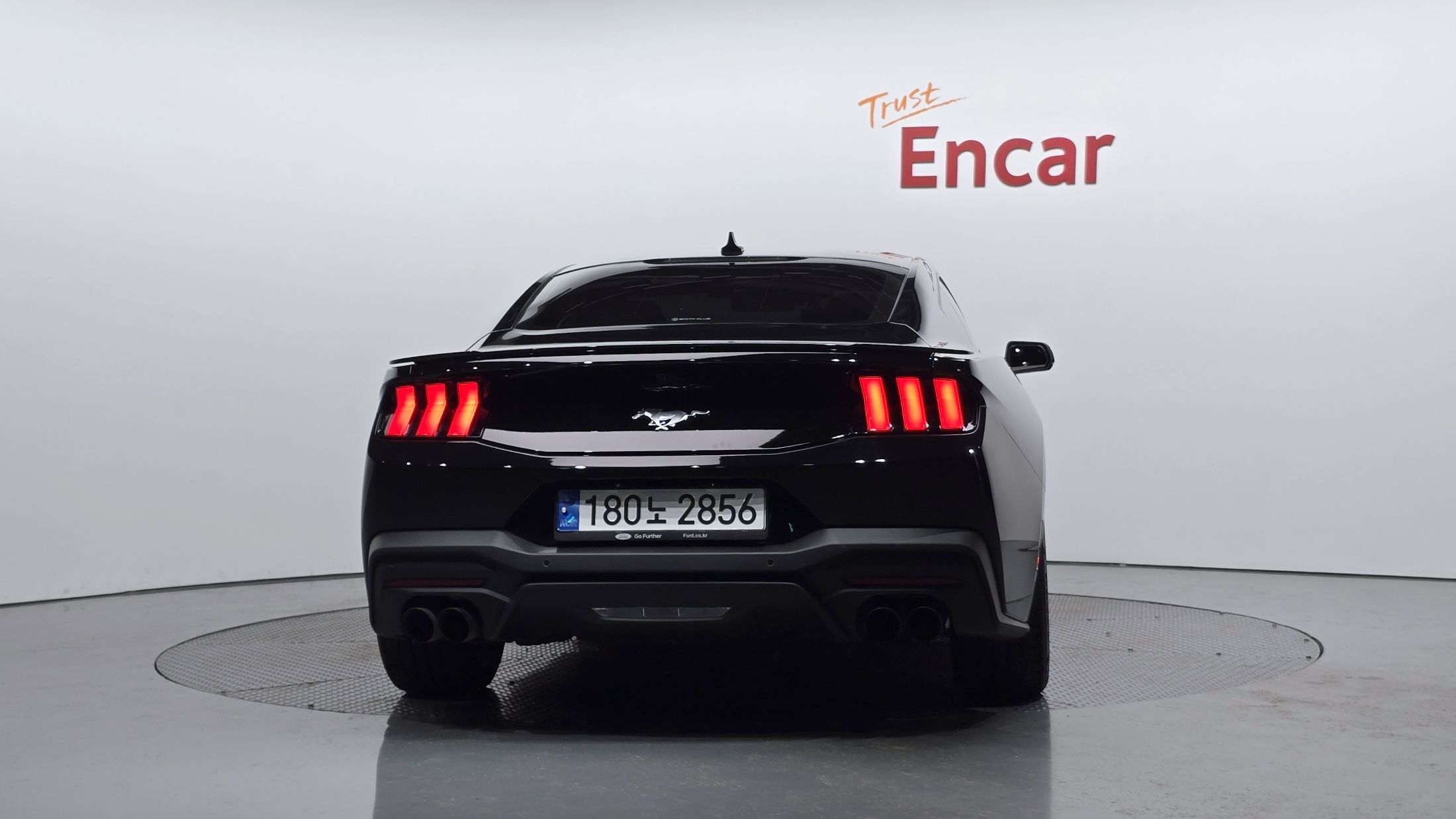 FORD MUSTANG