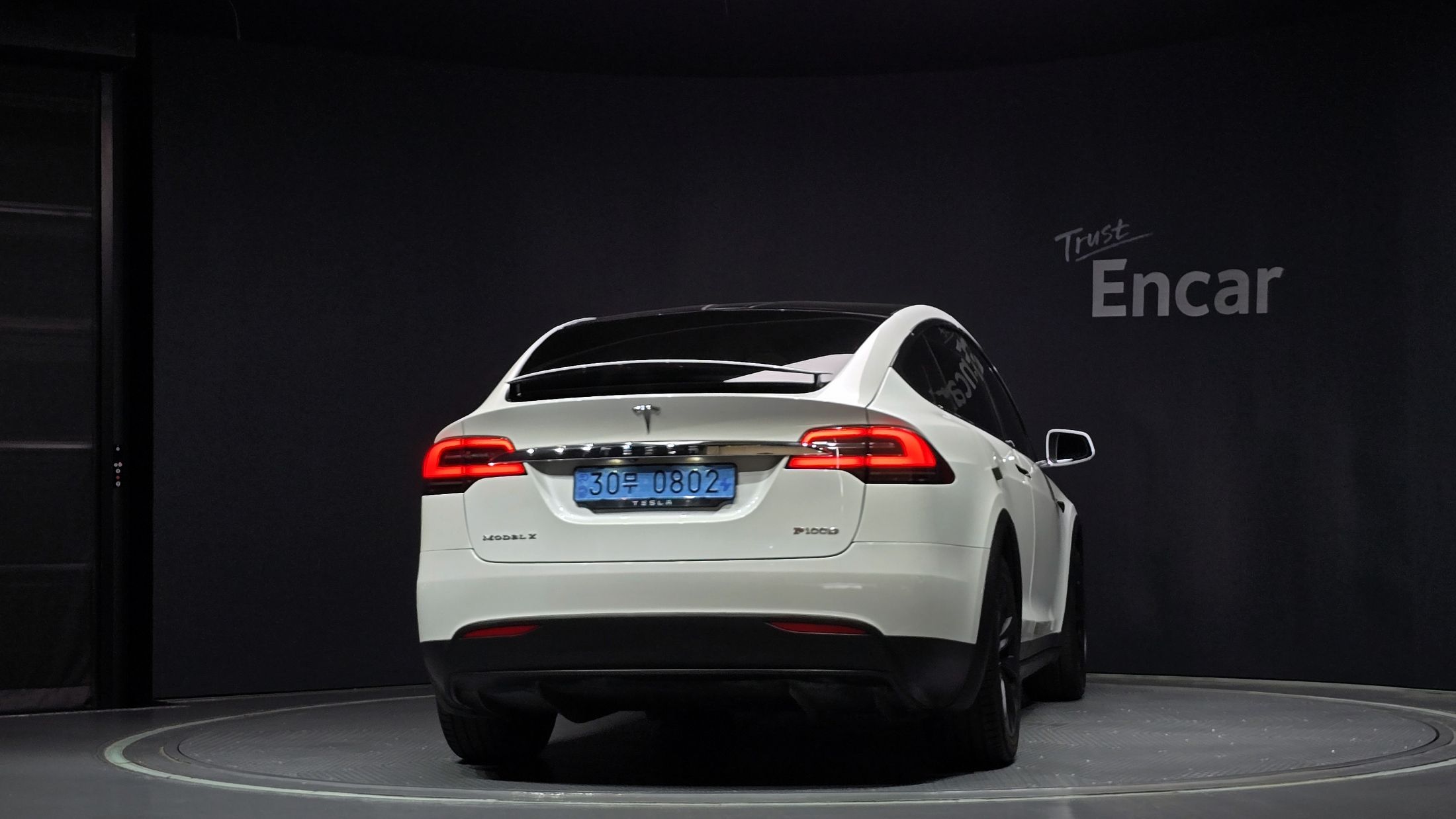 TESLA MODEL X