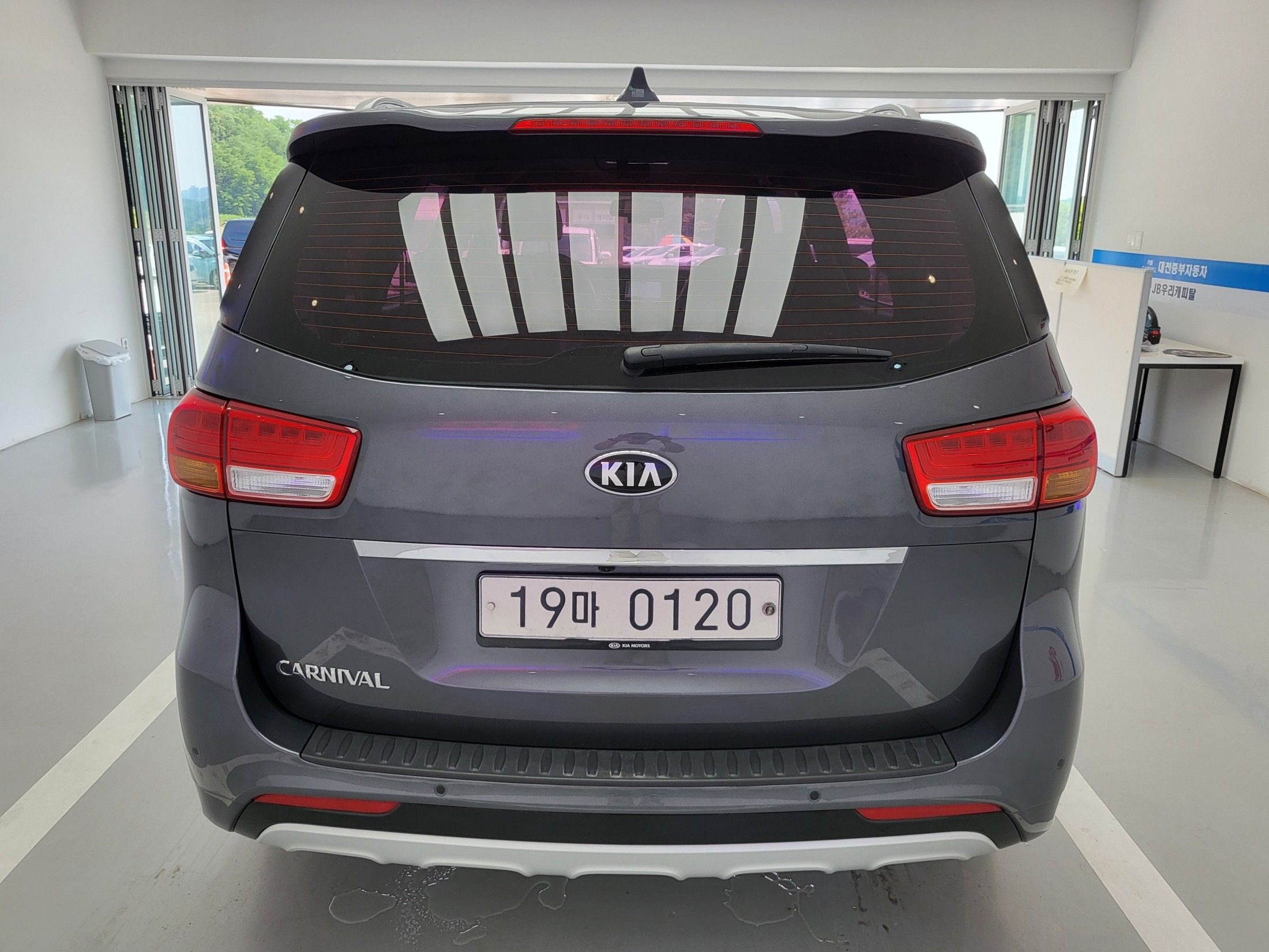KIA CARNIVAL 2016