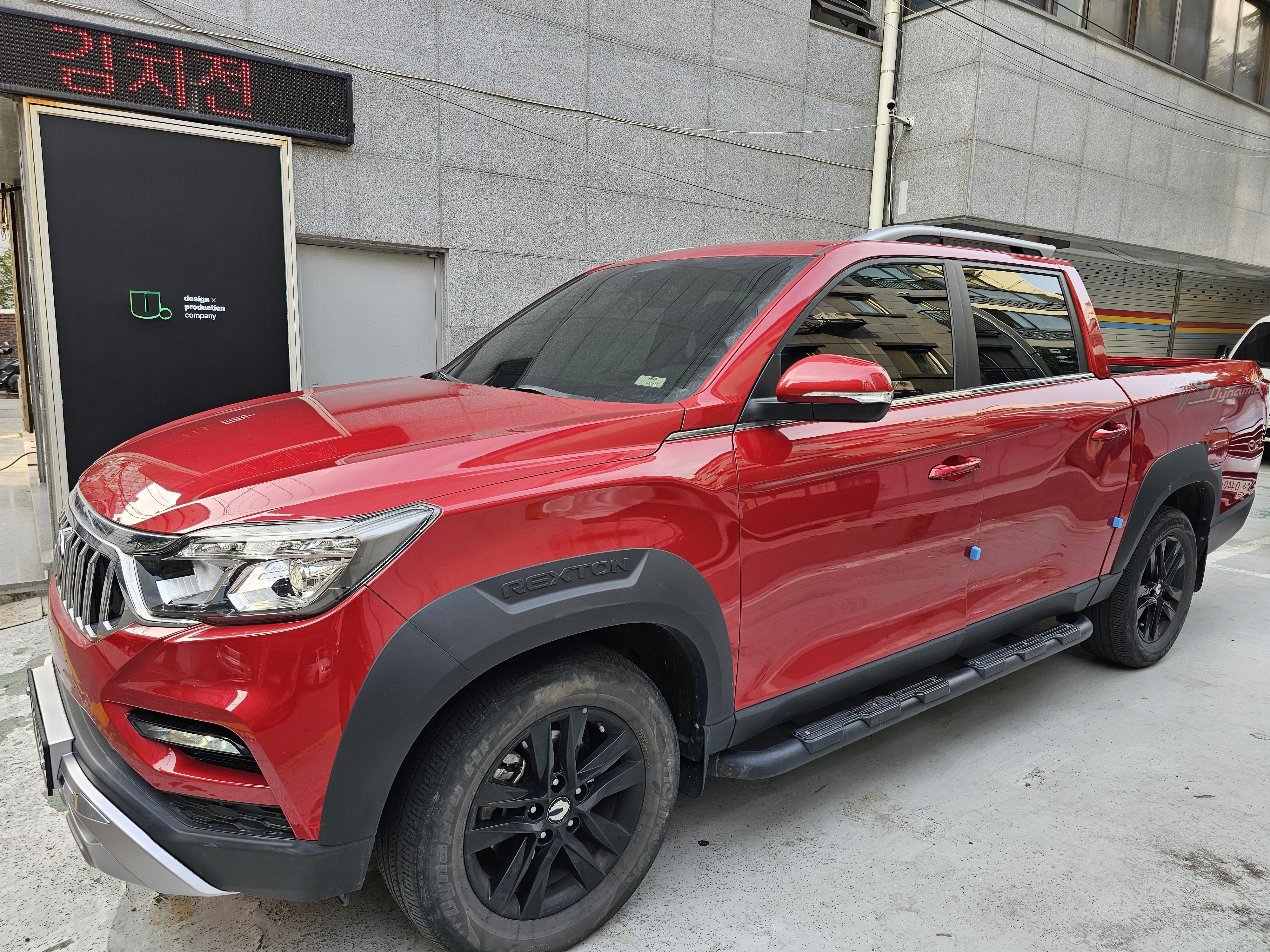 SSANGYONG REXTON SPORTS CAR