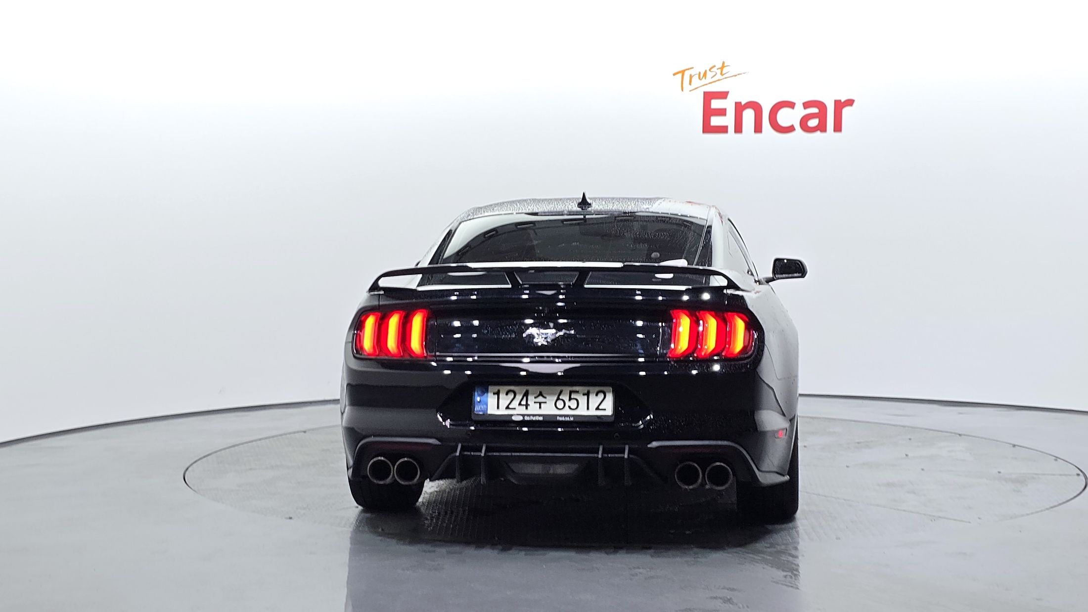 FORD MUSTANG