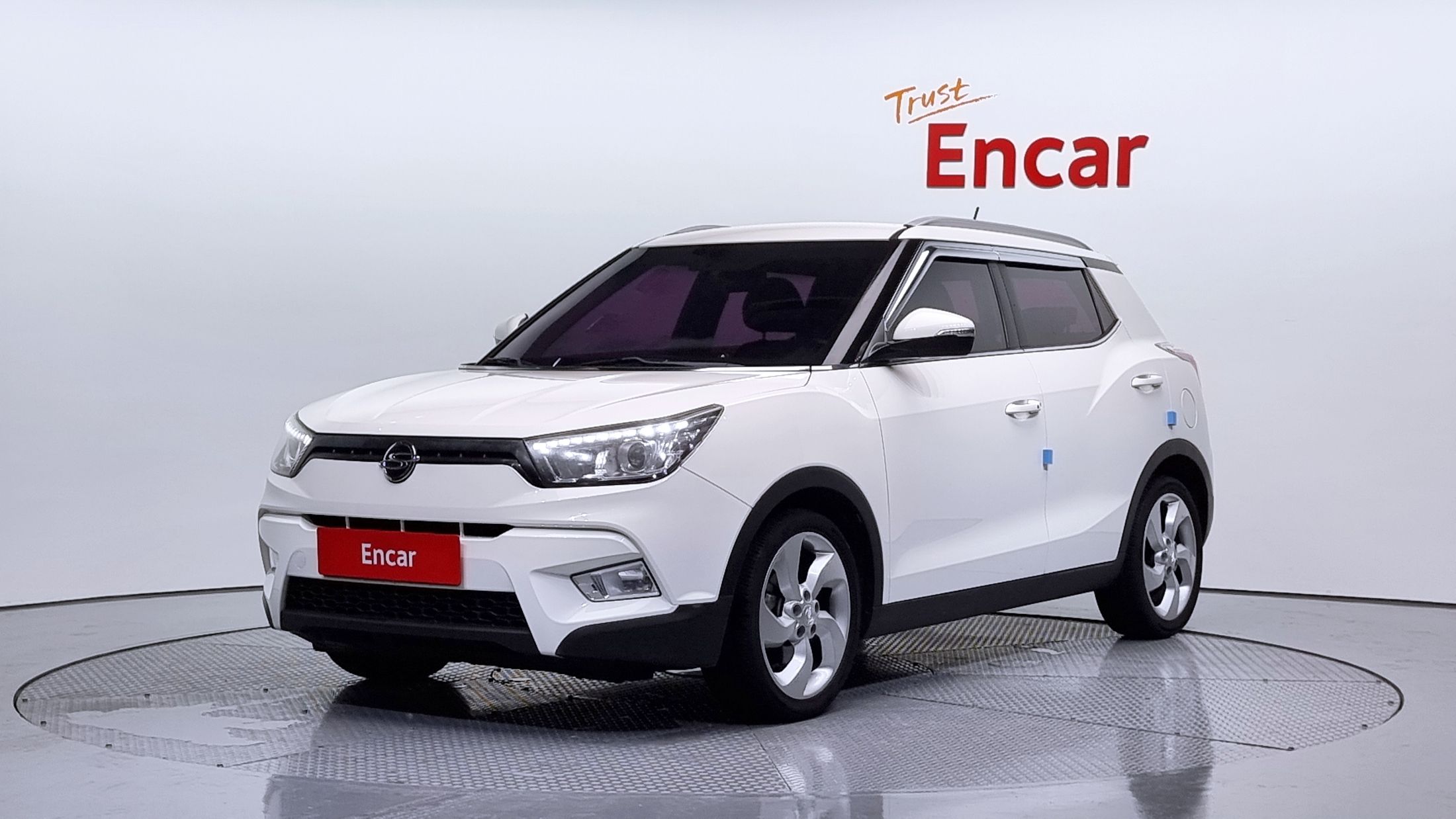SSANGYONG TIVOLI 2015