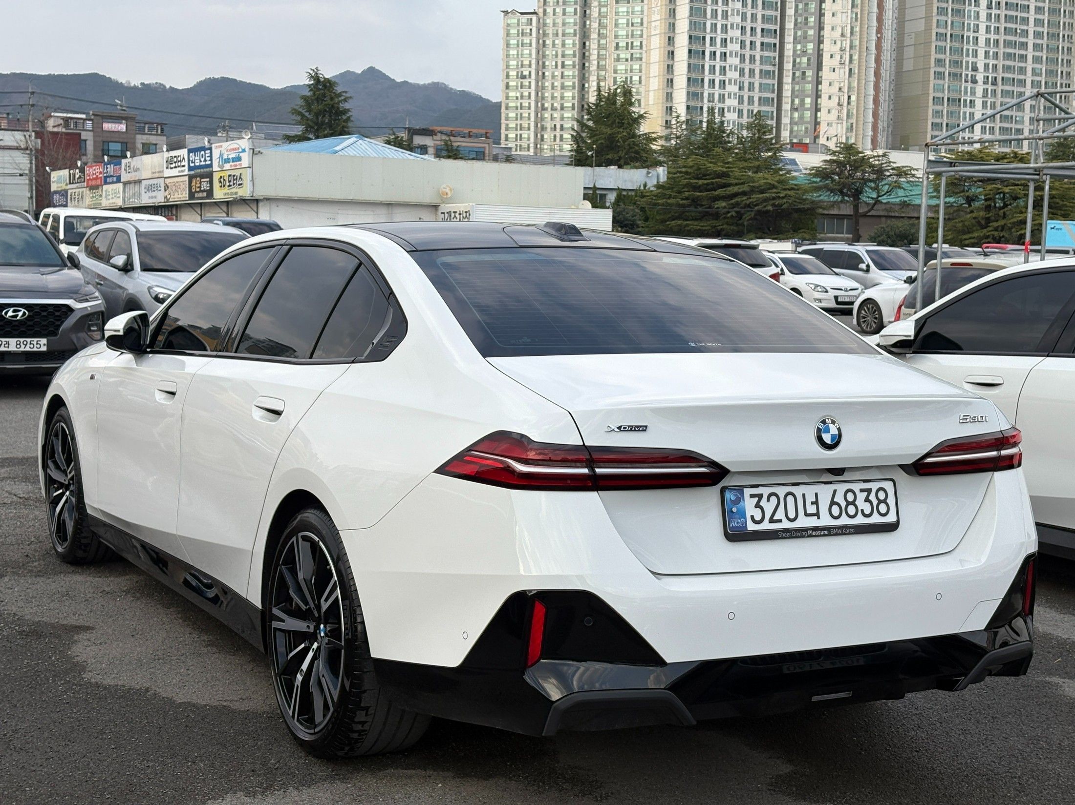 BMW 5-SERIES G60 2024