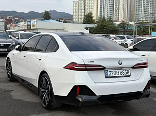 BMW 5-SERIES G60 2024