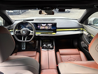 BMW 5-SERIES G60 2024
