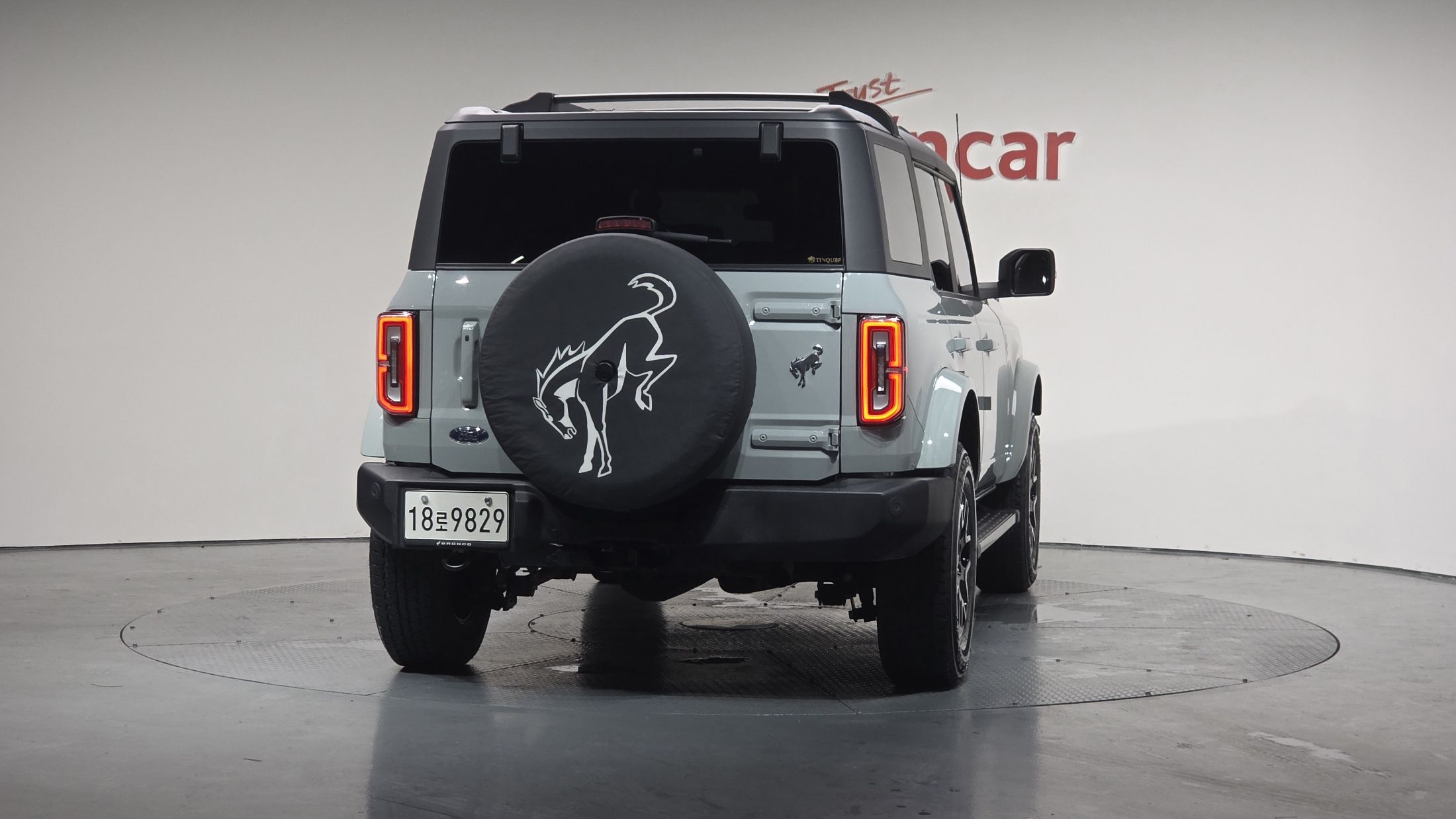 FORD BRONCO