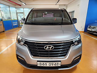 HYUNDAI STAREX GRAND  Van 5 Seater 2019