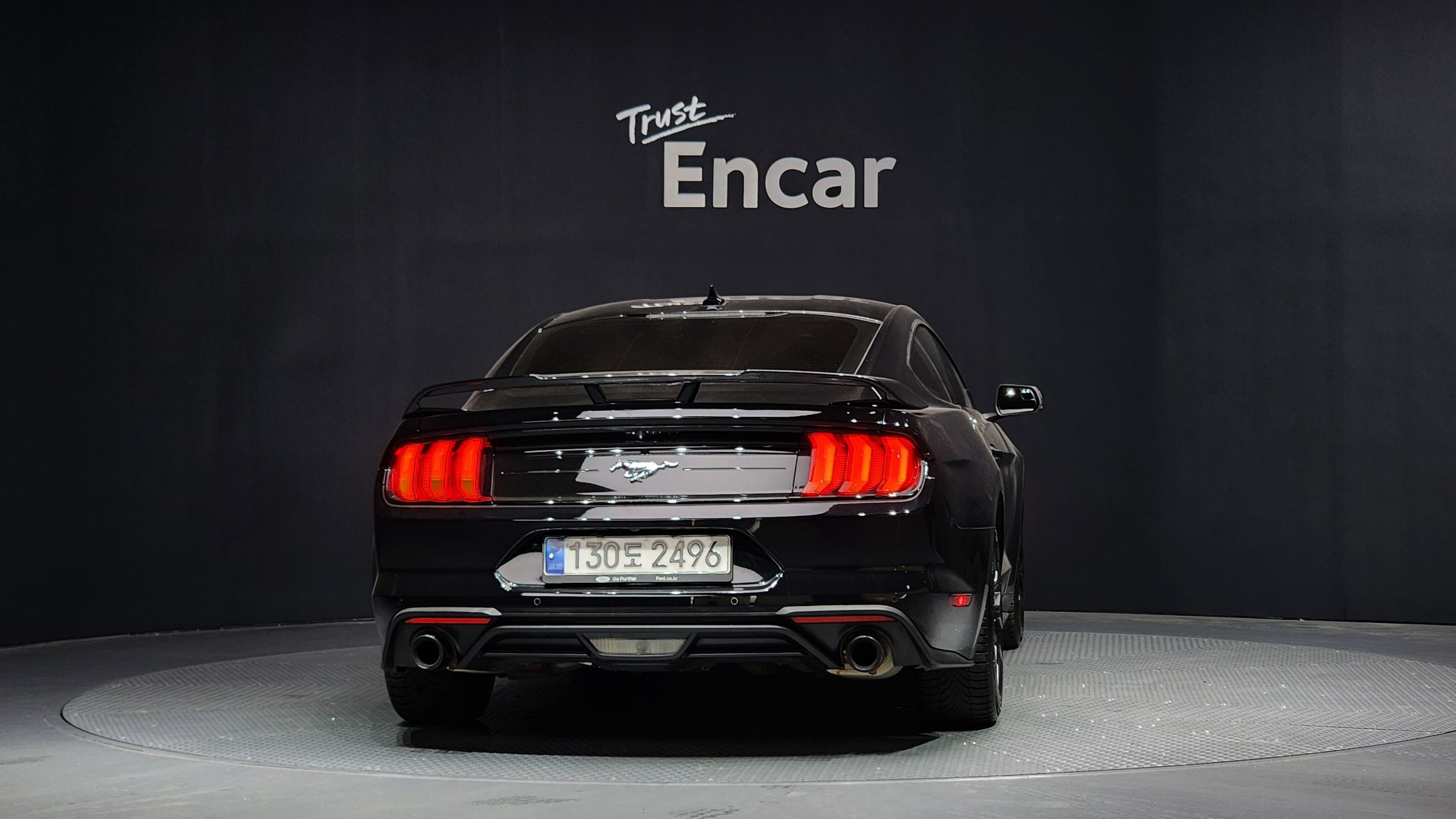 FORD MUSTANG