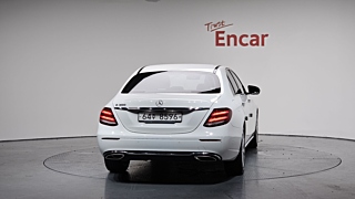 MERCEDES BENZ E-CLASS W213 2018