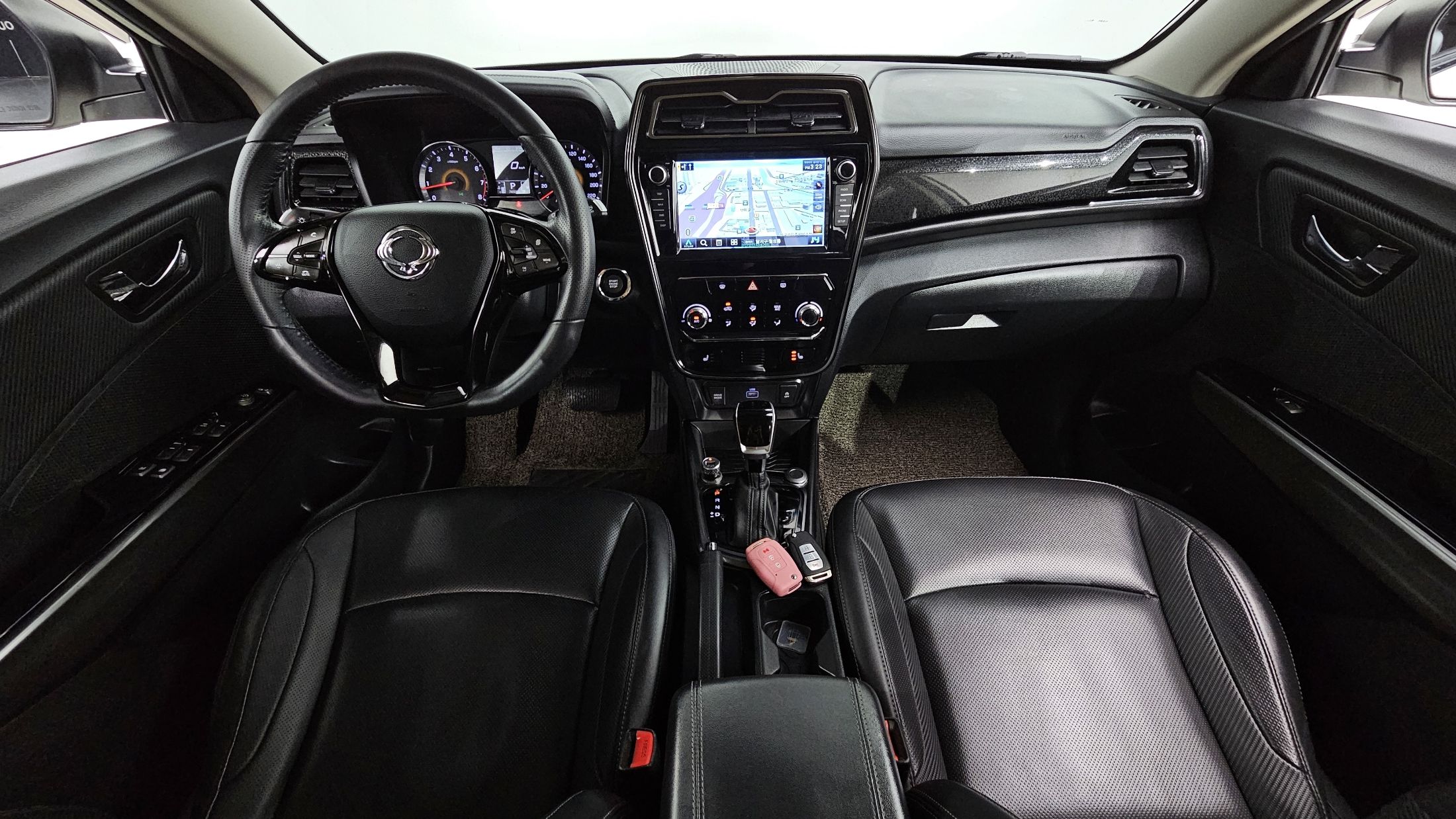 SSANGYONG TIVOLI VERY NEW 2019