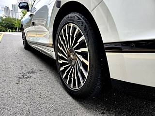 HYUNDAI GRANDEUR HYBRID GN7 2023