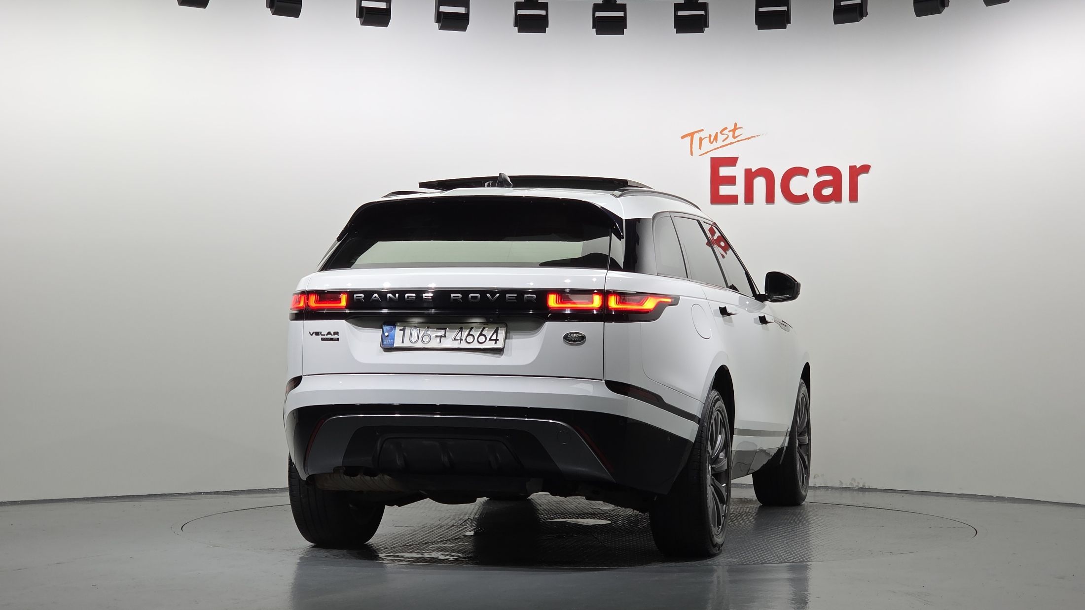 LAND ROVER RANGE ROVER VELAR