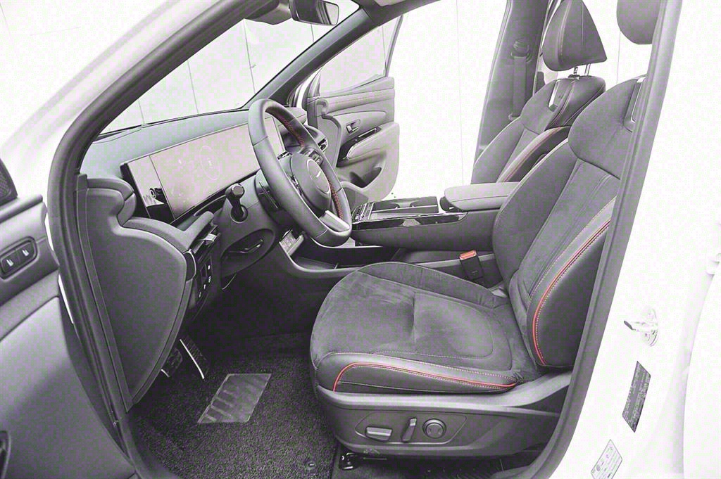 HYUNDAI TUCSON HYBRID NX4