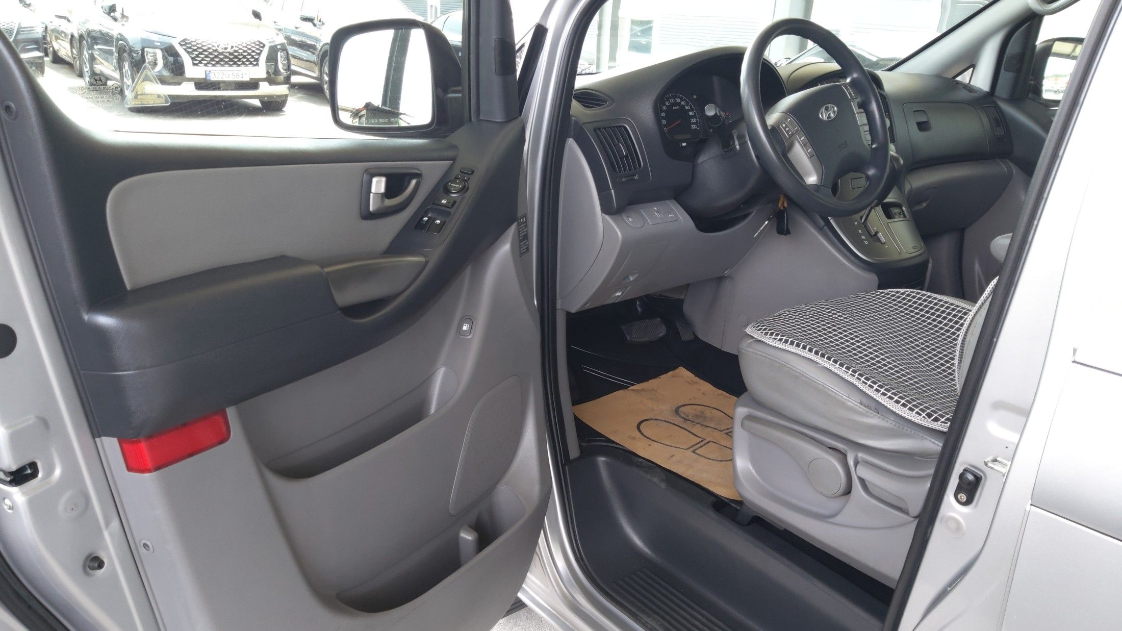 HYUNDAI STAREX GRAND 2012