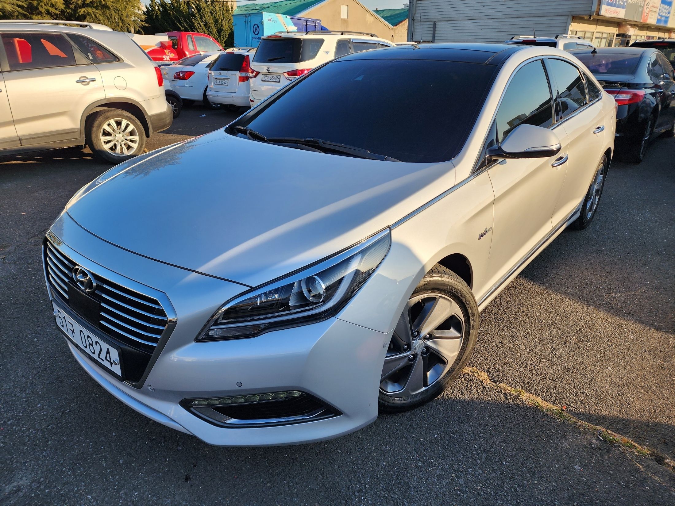 HYUNDAI LF SONATA HYBRID