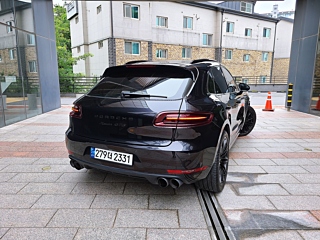 PORSCHE MACAN 2016