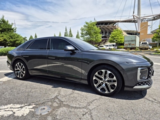 HYUNDAI GRANDEUR HYBRID GN7 2023