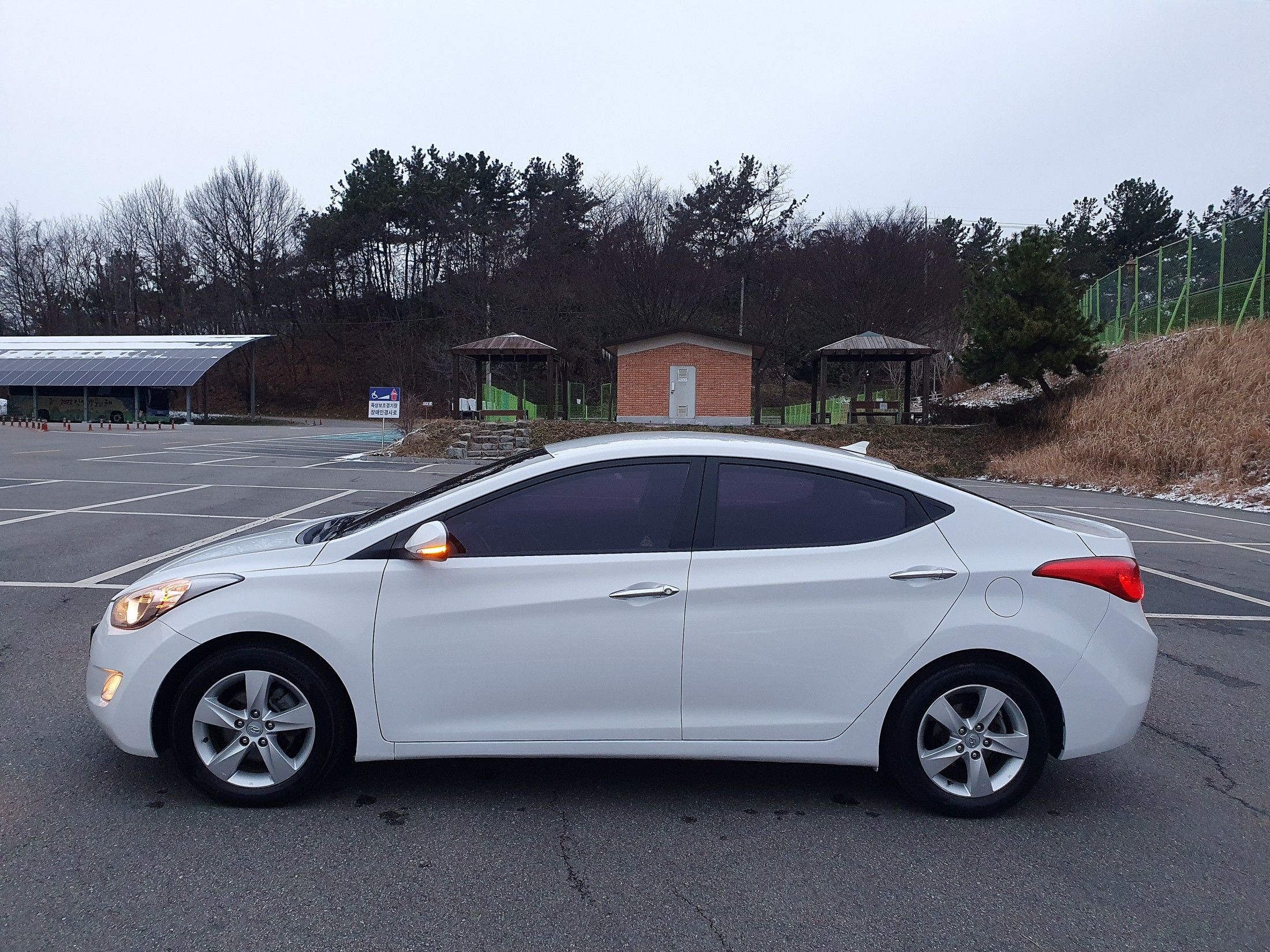HYUNDAI AVANTE MD 2011